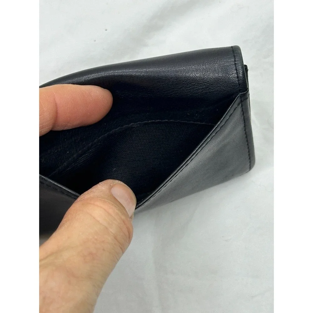 Levenger black leather credit card ikm logo embossed Small wallet